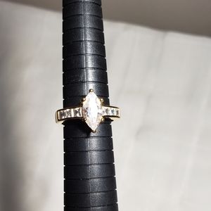 Stunning ring